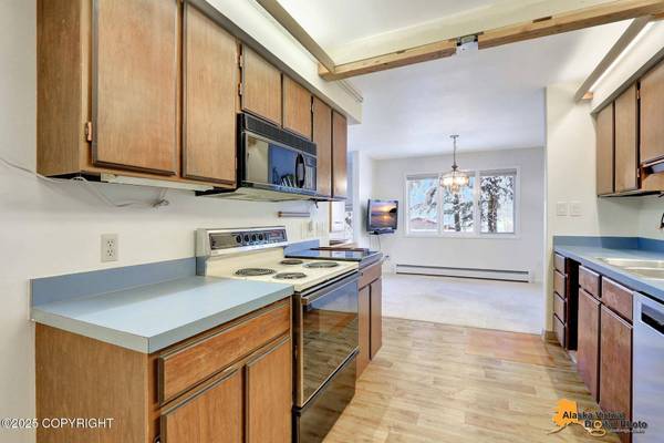 6911 Gemini DR, Anchorage, AK 99504