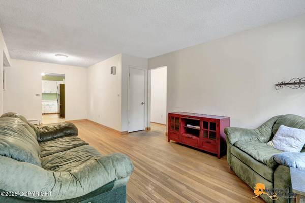 730 Dogwood ST, Anchorage, AK 99501