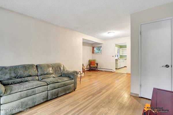 730 Dogwood ST, Anchorage, AK 99501