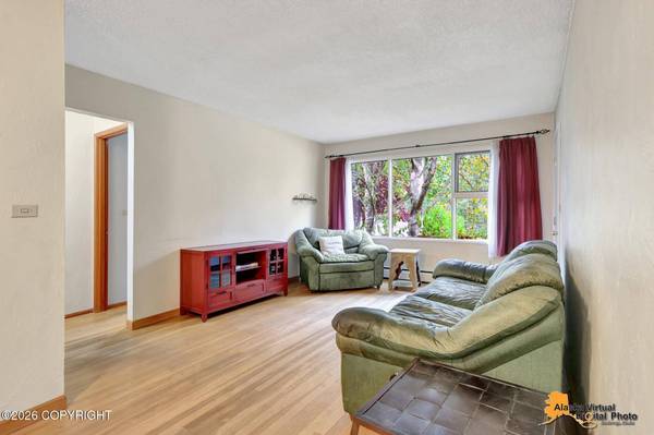 730 Dogwood ST, Anchorage, AK 99501