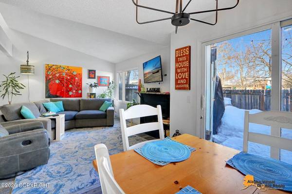 3208 Eastgate PL #4, Anchorage, AK 99504