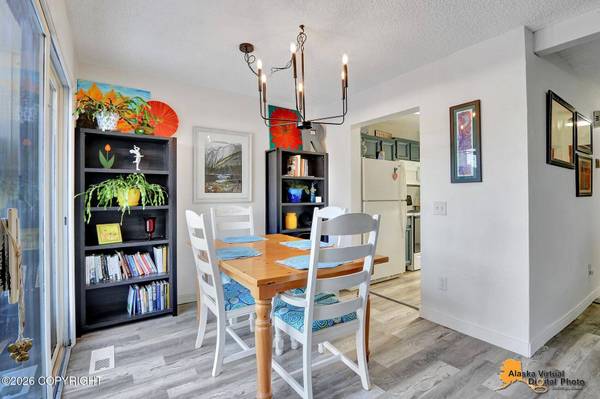 3208 Eastgate PL #4, Anchorage, AK 99504