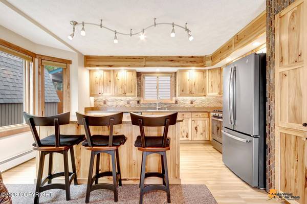 12941 Summer CIR, Anchorage, AK 99516