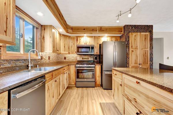 12941 Summer CIR, Anchorage, AK 99516