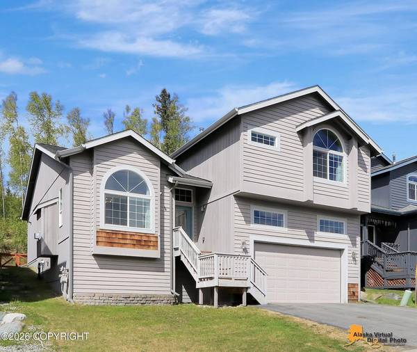 20527 Birch Crest LN, Eagle River, AK 99577
