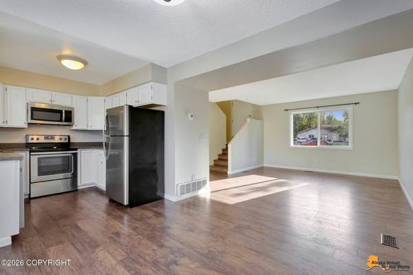 260 Fall Leaf CIR, Anchorage, AK 99504