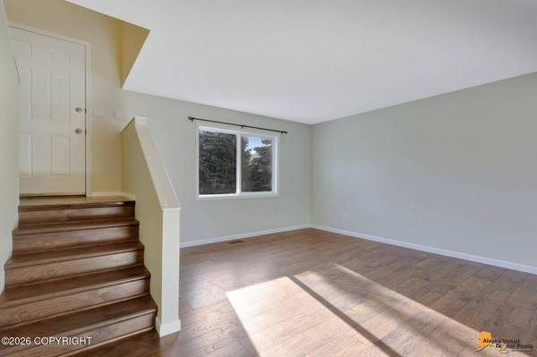 260 Fall Leaf CIR, Anchorage, AK 99504