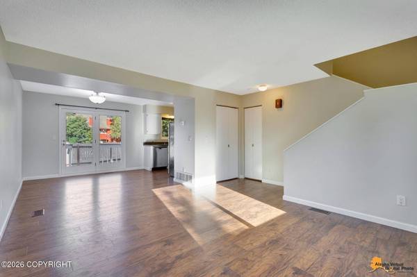 260 Fall Leaf CIR, Anchorage, AK 99504