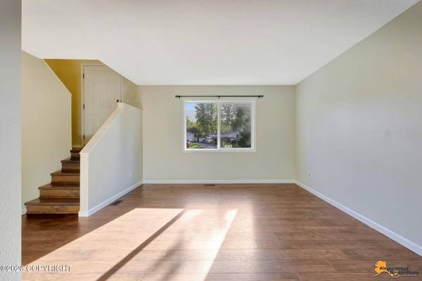260 Fall Leaf CIR, Anchorage, AK 99504