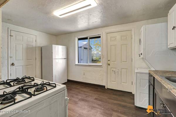 1702 Kepner DR, Anchorage, AK 99504