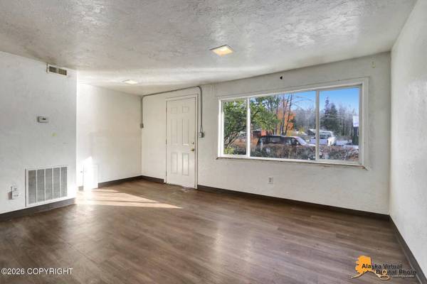 1702 Kepner DR, Anchorage, AK 99504
