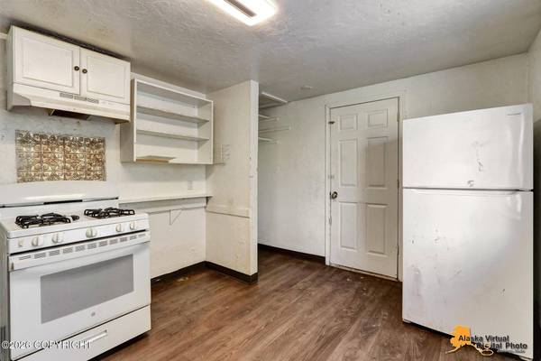 1702 Kepner DR, Anchorage, AK 99504