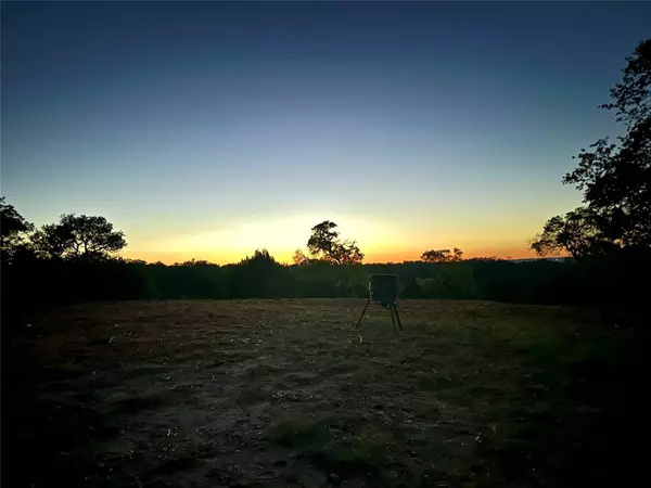 1200 Lipan Apache RUN, Blanco, TX 78606