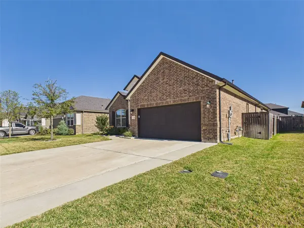 2191 Clements Shore LN, La Porte, TX 77571