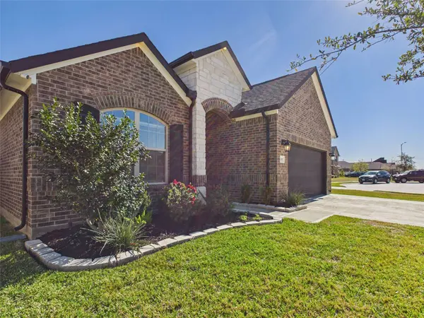 2191 Clements Shore LN, La Porte, TX 77571