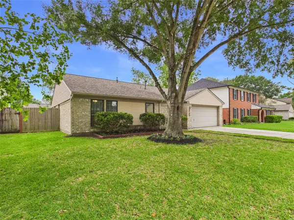 2709 Merrimac DR, League City, TX 77573