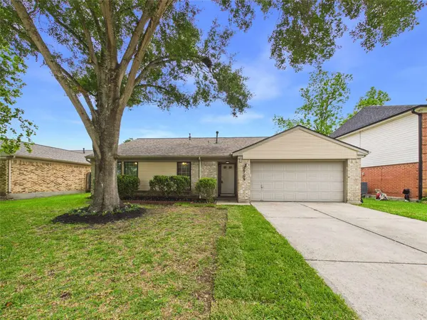 2709 Merrimac DR, League City, TX 77573