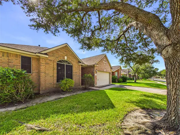 1119 Sussex TRL, Pearland, TX 77584