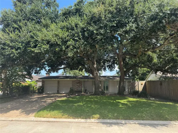 2406 Bayou DR