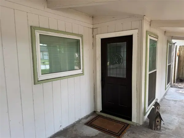 2406 Bayou DR, League City, TX 77573
