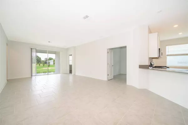 26340 FEATHERGRASS CIR, Leesburg, FL 34748