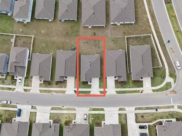 2090 LASSO LOOP, Eagle Lake, FL 33839