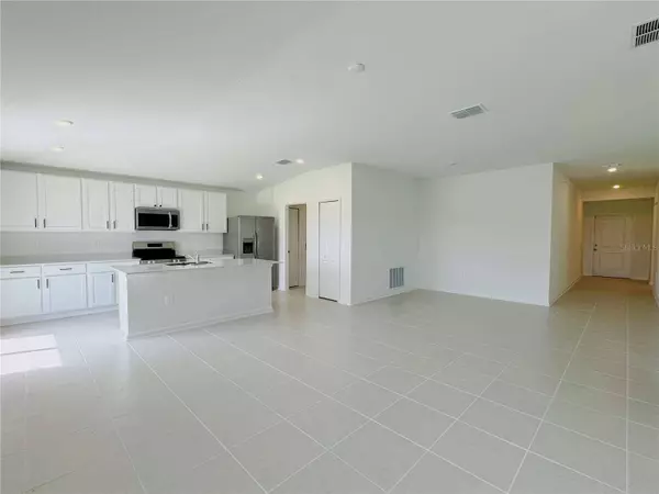 3075 TOTEM RD, Eagle Lake, FL 33839