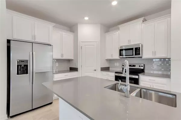 1721 GOOD NEIGHBOR LOOP, Kissimmee, FL 34744