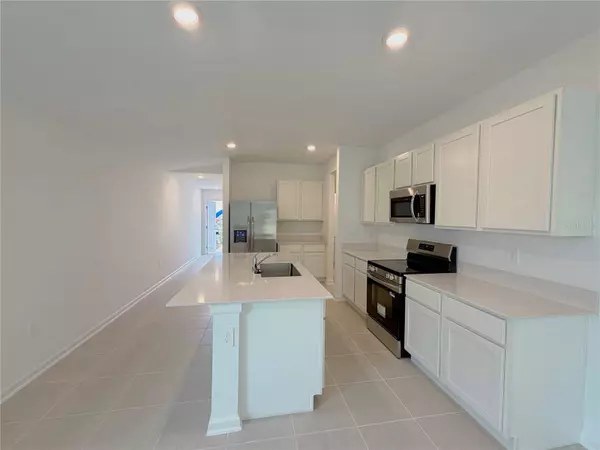 2154 LASSO LOOP, Eagle Lake, FL 33839