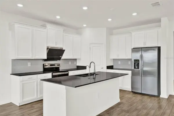 8114 SAYINGS DR, Winter Garden, FL 34787