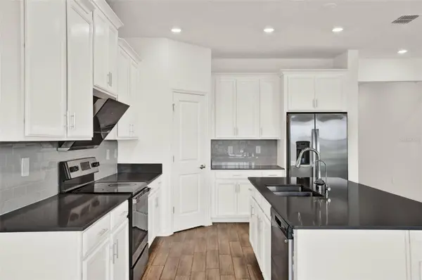 8114 SAYINGS DR, Winter Garden, FL 34787