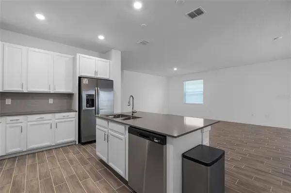 8180 SAYINGS DR, Winter Garden, FL 34787