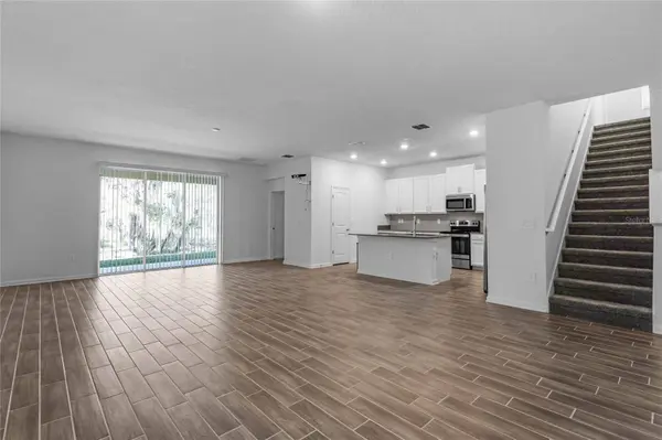 8180 SAYINGS DR, Winter Garden, FL 34787