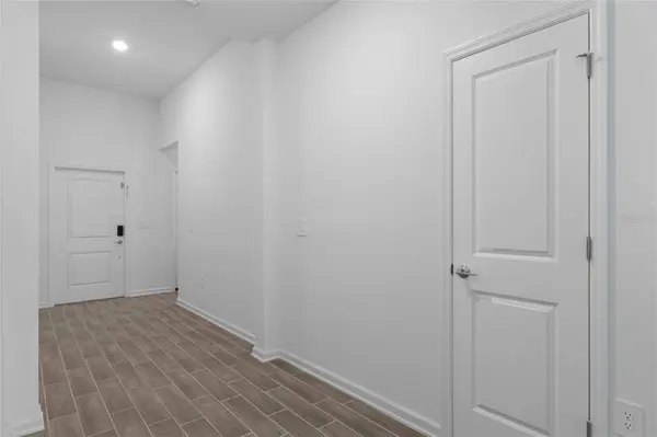 8180 SAYINGS DR, Winter Garden, FL 34787