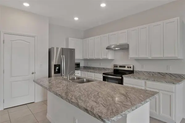 1089 BLUE JAY DR, Davenport, FL 33837