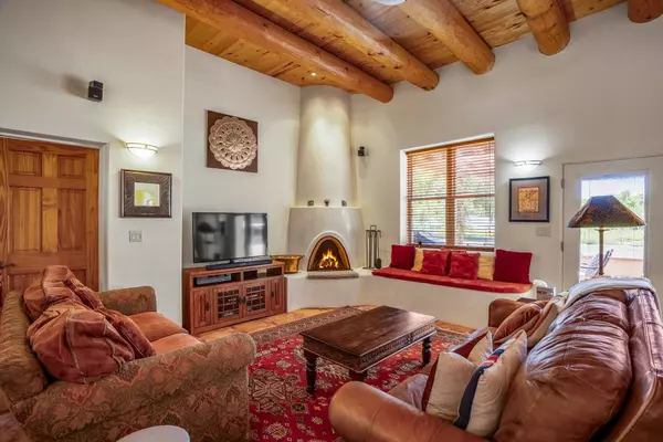 29 Shady LN, Espanola, NM 87532