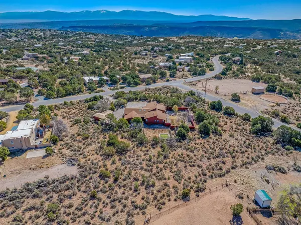 191 Piedra LOOP, White Rock, NM 87547