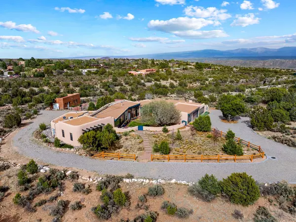 155 Piedra LOOP, White Rock, NM 87547