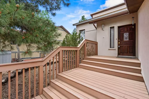 1327 San Ildefonso RD, Los Alamos, NM 87544