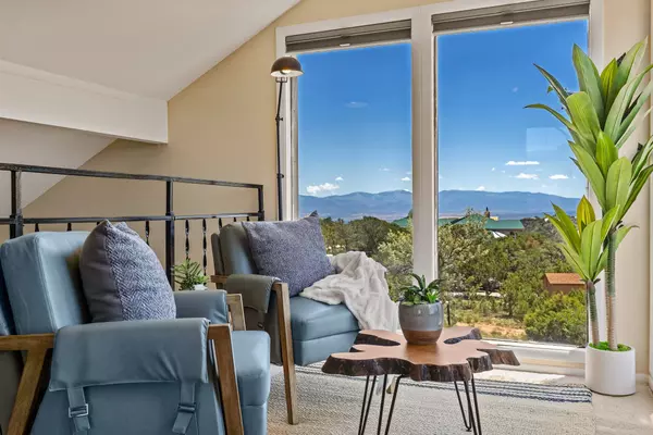 620 Navajo, Los Alamos, NM 87544