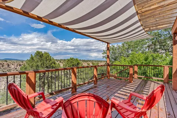 490 Navajo, Los Alamos, NM 87544