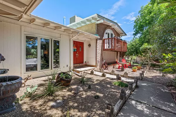 10 Tesuque ST, Los Alamos, NM 87544