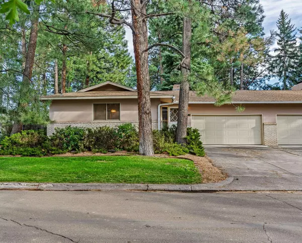 1913 Spruce, Los Alamos, NM 87544