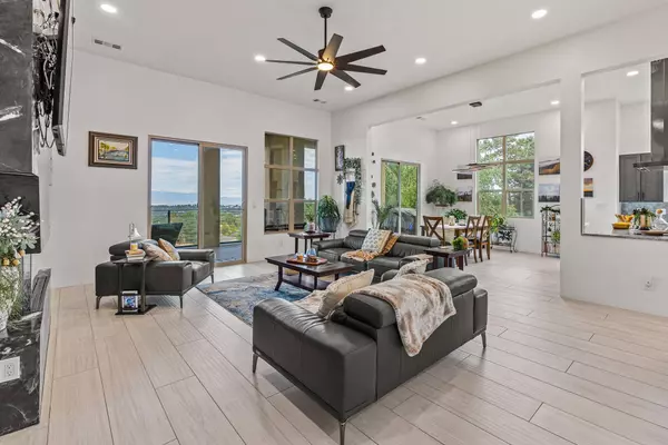 1650 Sereno, Los Alamos, NM 87544