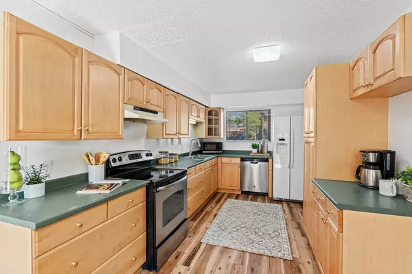 75 Park LN #A, White Rock, NM 87547