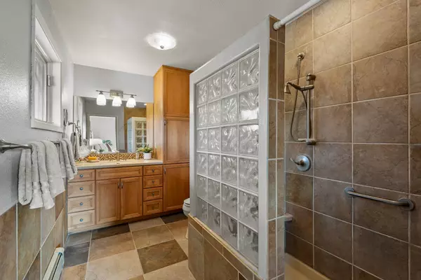 129 Piedra LOOP, White Rock, NM 87547