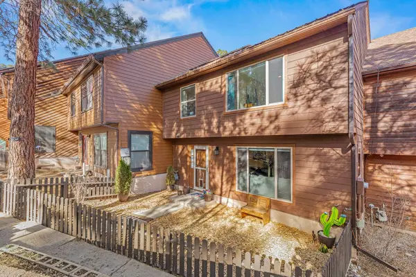 998 Alamo RD, Los Alamos, NM 87544