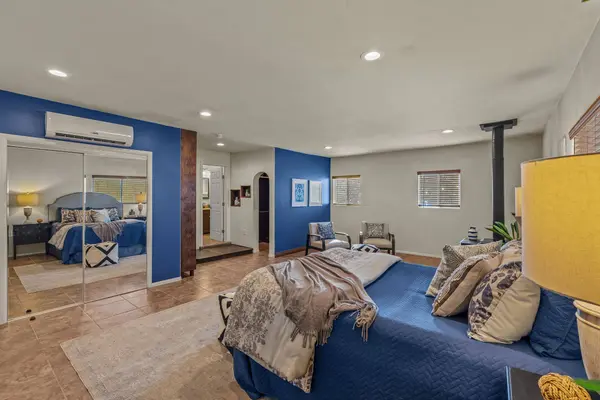 5 Walnut LOOP, Espanola, NM 87532