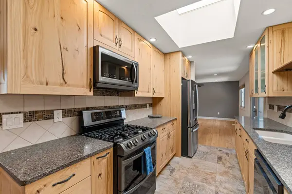 377 Cheryl CT, White Rock, NM 87547