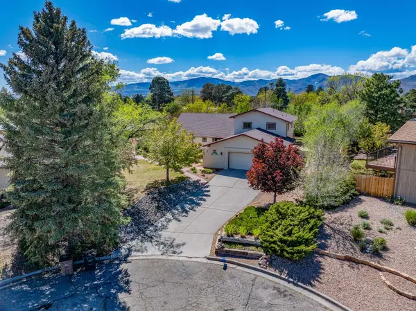 545 Totavi ST, Los Alamos, NM 87544